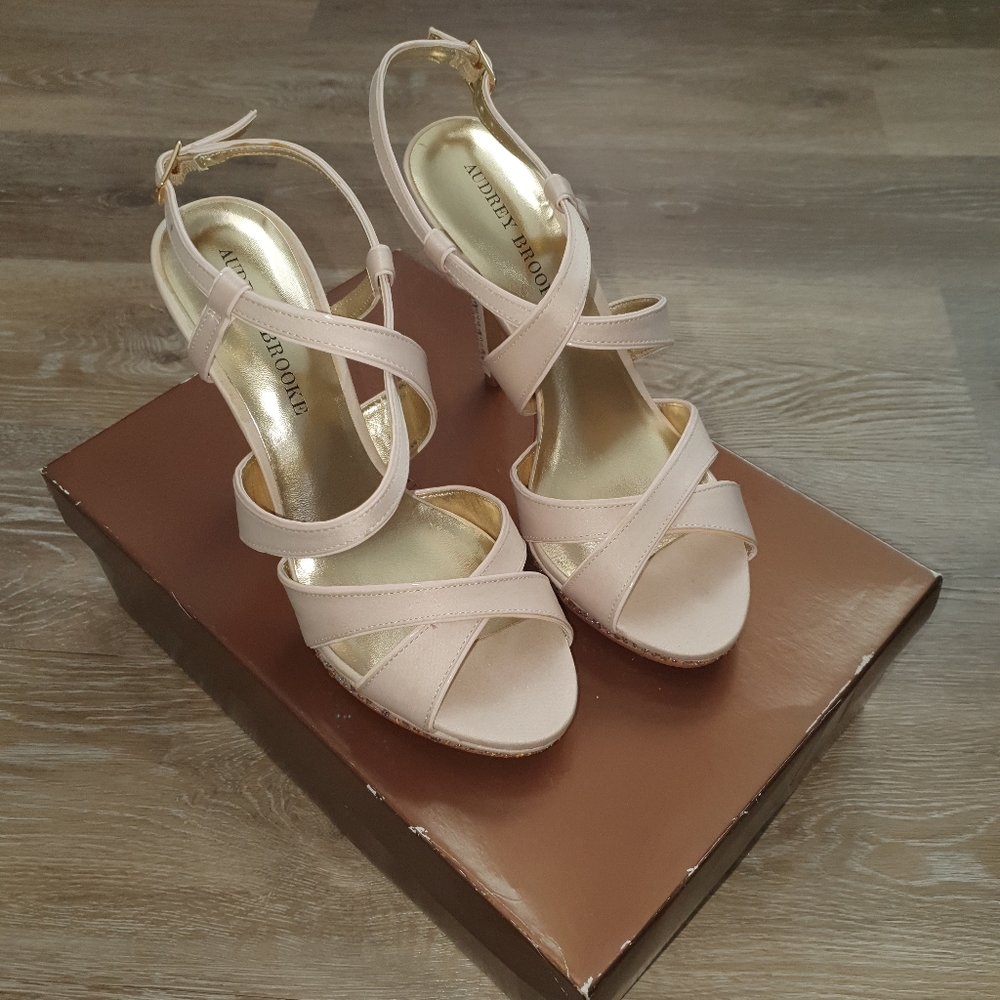 Audrey Brooke Blush Juliette Heels 7
